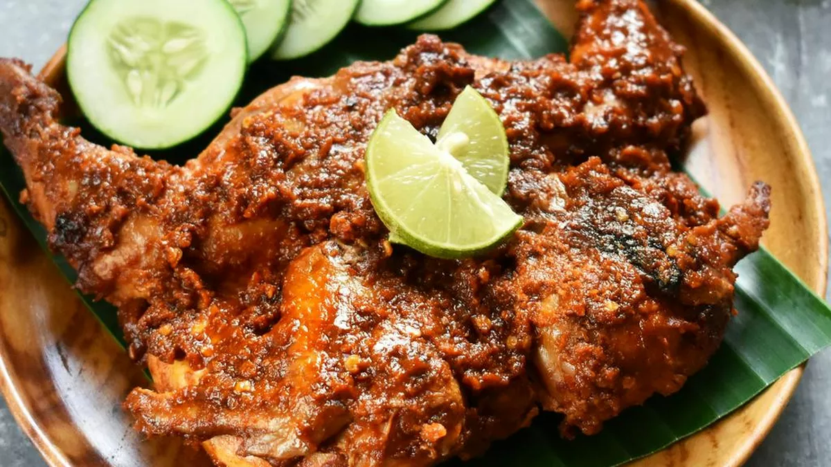 6 Masakan Halal Khas Lombok yang Lezat 2 Ayam Taliwang