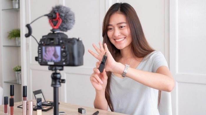 Kerja ala Millennial yang Bikin Kamu Bisa Liburan ke Mana Saja 5 Influencer
