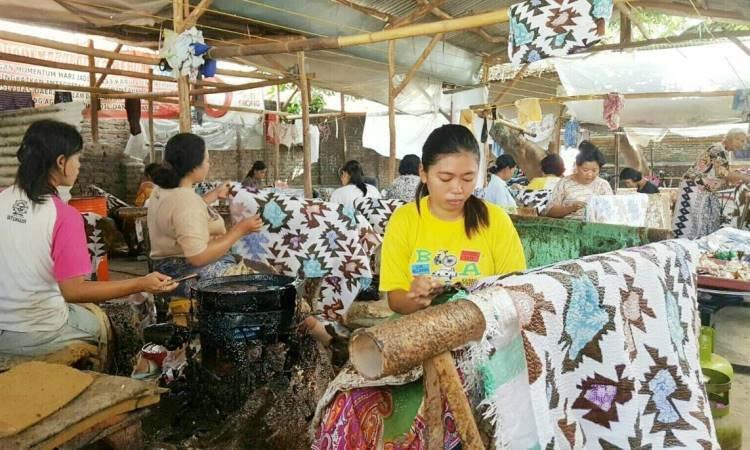 Kampung Batik Trusmi Pusat Kesenian Batik Cirebon