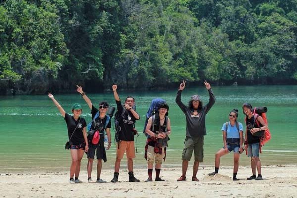 Pulau Sempu di Malang : Liburan Pribadi ke Surga Rahasia 4 Makanan Pulau Sempu