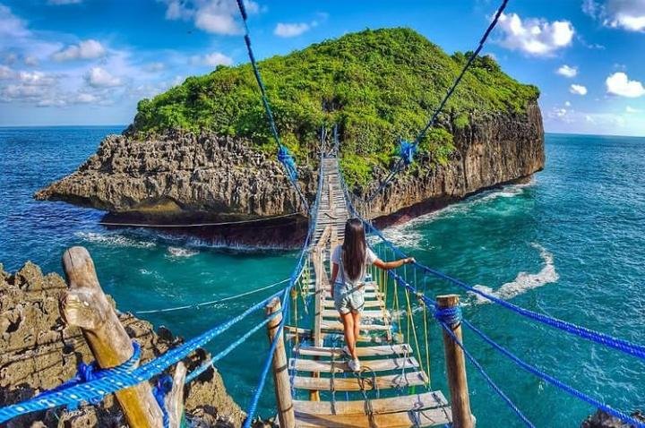 5 Tempat Unik dengan Aktivitas yang Menantang dan Mendebarkan di Pantai sekitar Yogyakarta 5 Pantai Sinden