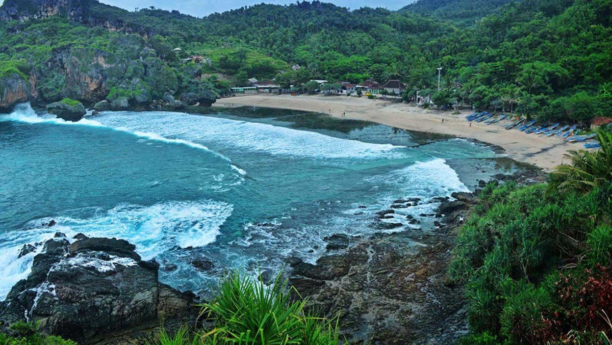 5 Tempat Unik dengan Aktivitas yang Menantang dan Mendebarkan di Pantai sekitar Yogyakarta 2 Pantai Siung