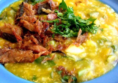 Makanan Khas Manado yang Pedas dan Lezat yang Harus Dicoba Jika Berkunjung ke Manado 2 Tinu'tuan (atau Bubur Manado)
