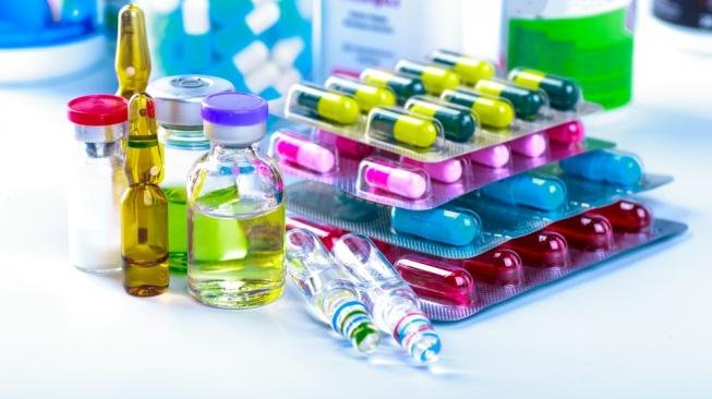 Tips wisata Bromo Bareng si Kecil 4 perlengkapan obat-obatan yang sering dikonsumsi oleh anak saat naik gunung