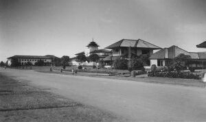 Sejarah Gedung Sate Yang Fenomenal 3 suasana gedung sate bandung zaman belanda