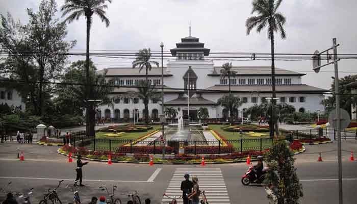 Sejarah Gedung Sate Yang Fenomenal 6 suasana gedung sate zaman modern