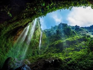 Mengintip Tempat Semedi Terakhir Patih Gajah Mada Di Air Terjun Madakaripura 2 Mengintip Tempat Semedi Terakhir Patih Gajah Mada Di Air Terjun Madakaripura