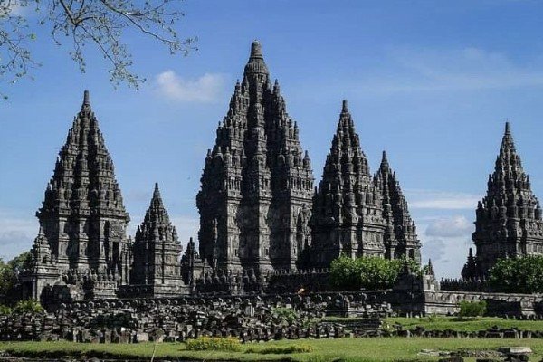 Pesona Candi Prambanan